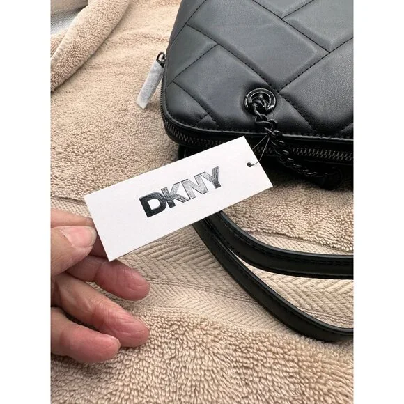 DKNY Bryant Park Quilted Sachet Crossbody BagLeather Chain Strap MSRP $198